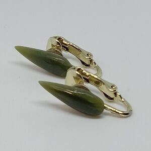 * vintage Coro jade stone spikey gold tone clip on earrings
